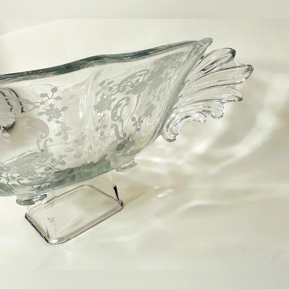 Vintage Fostoria “Meadow Rose” Etched Baroque Glass Footed Serving Bowl - Picture 5 of 9